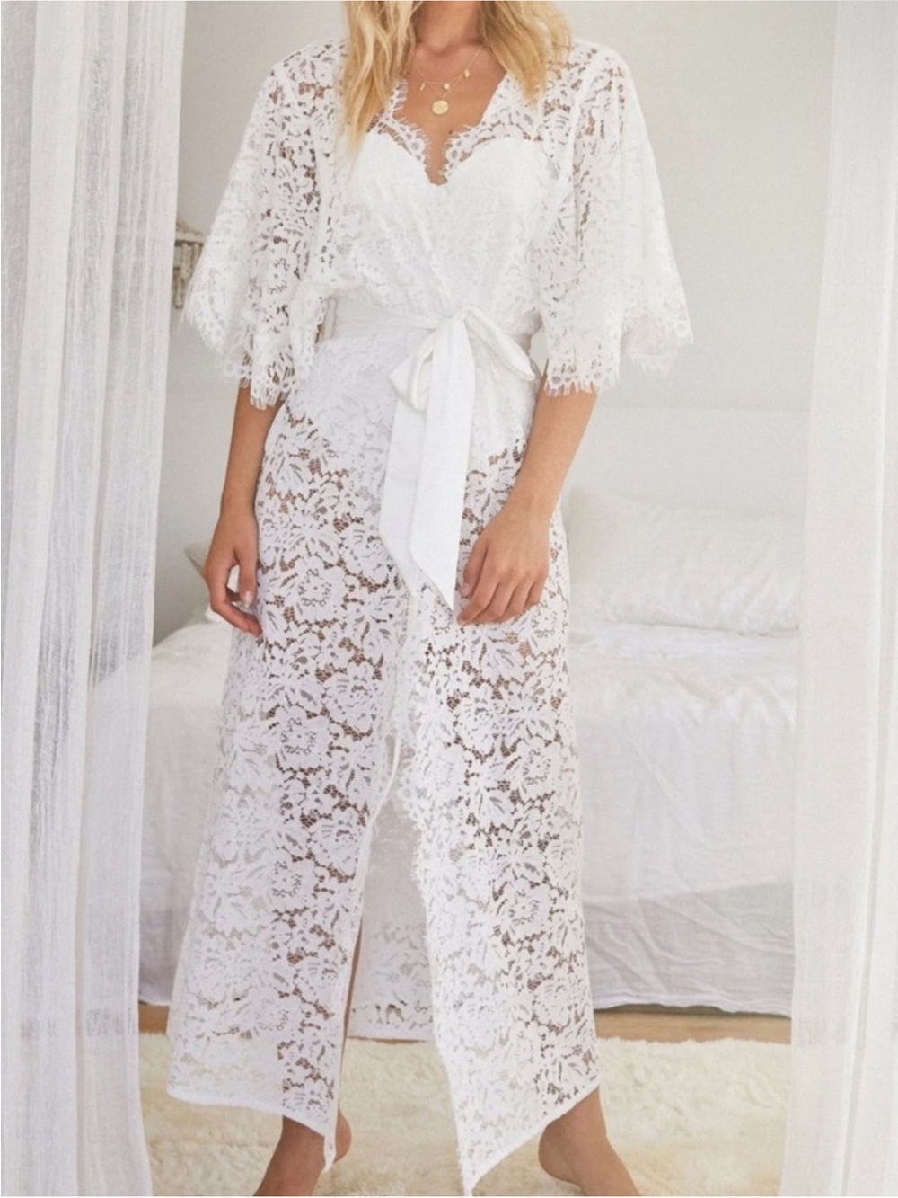 NWT Homebodii Saskia Lace Robe Women’s size Medium in white